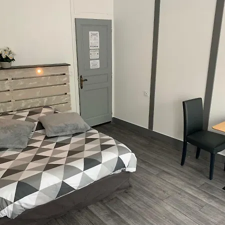 D'hotes De L'eglise Bed & Breakfast 3*